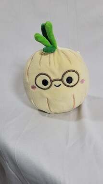 Squishmallows Isolde the Onion 5 Inch Plush with Glasses